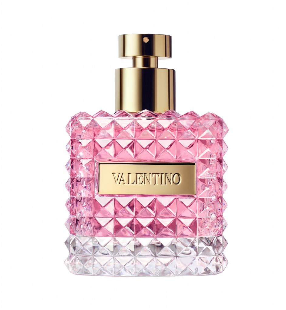VALENTINO DONNA - WHITE BACKGROUND PACKSHOT LR
